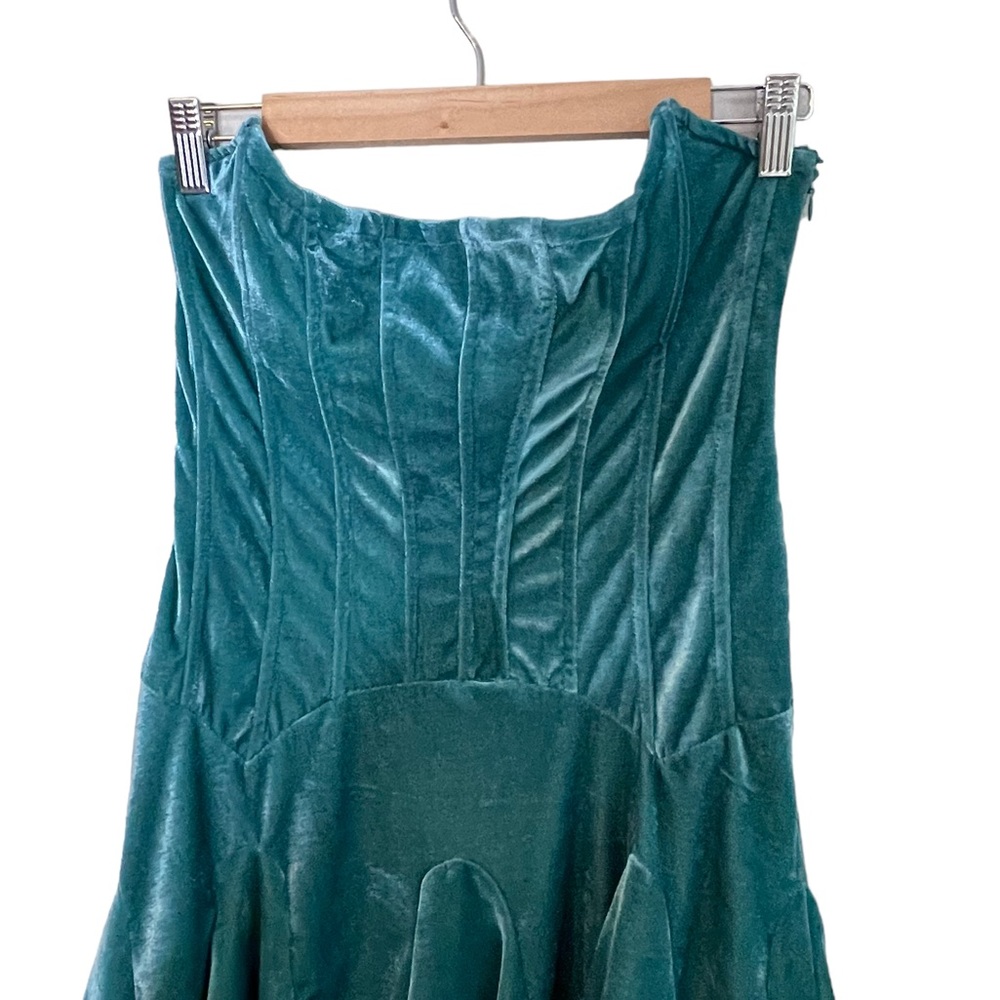 Urban Outfitters NWT Antoinette Velvet Bustier Pleated Hem Mini Dress Size M - Picture 9 of 15